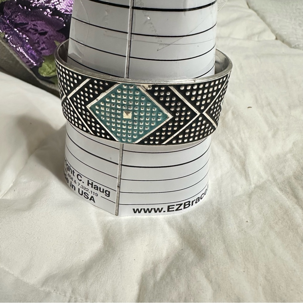 Montana Silversmiths Silver and Black Cuff Bracelet with Turquoise Accent. Solid - Picture 10 of 13